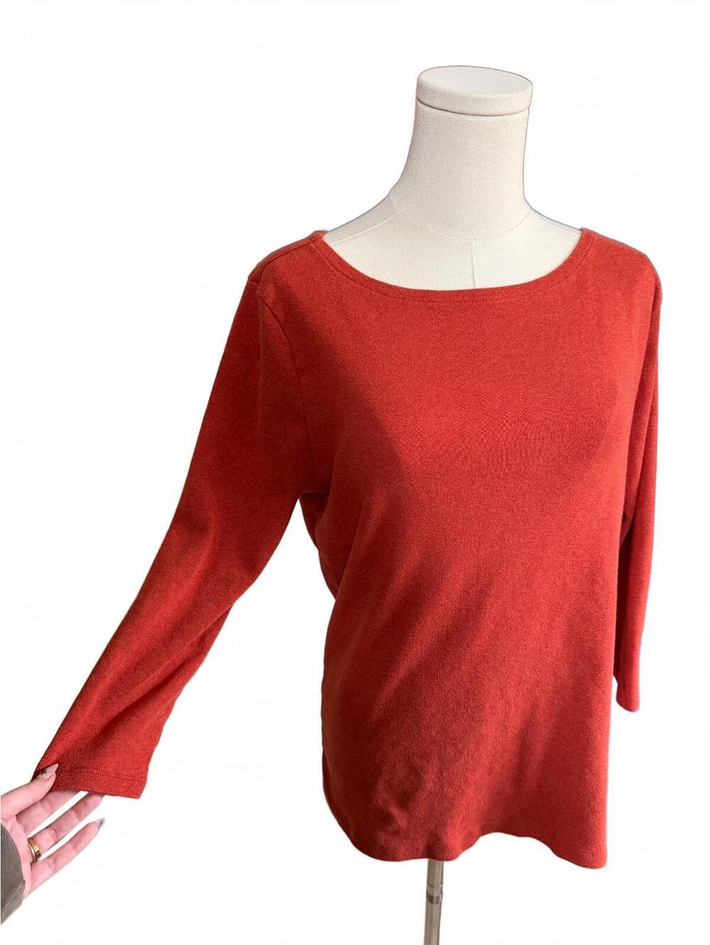 Pendleton Lightweight Long Sleeve Sweater in Rust Red, Size Large